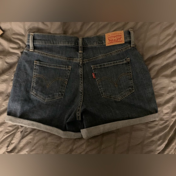Levi’s Jean Short - Picture 2 of 3